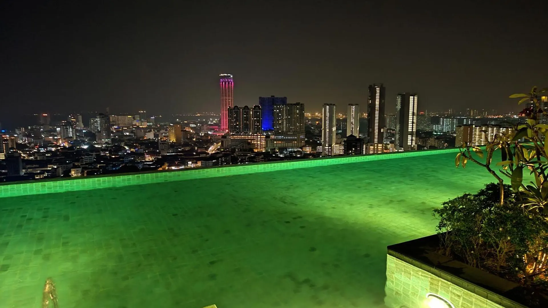 Skypool 2Br 9Pax Premium Suite@Beacon @Georgetown @Penang 0*, George Town Malaysia